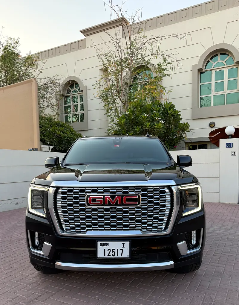 GMC Yukon 2022 — photo 1 of 18