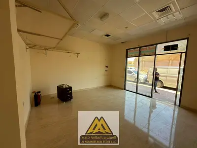 محل تجاري للإيجار السنوي في منطقة الروضة 1