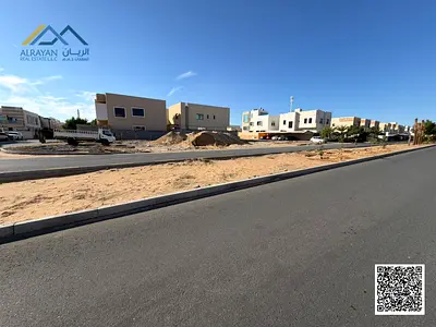 Corner plot on a main road in a strategic location, including transfer fees, freehold ownership