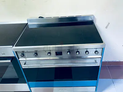 Smeg brand induction stove super clean condition perfect working free delivery installation