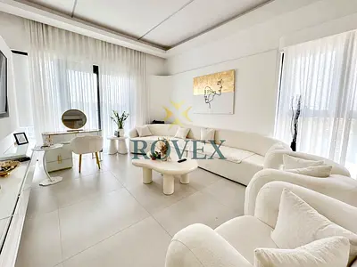 Spacious 1BR | SOL BAY | Prime Business Bay