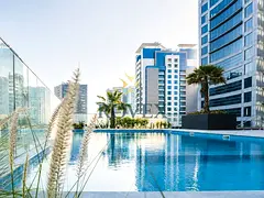 Spacious 1BR | SOL BAY | Prime Business Bay