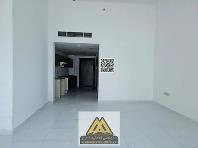 استوديو بمساحة أكبر من المعتاد مع باركن شامل وإطلالة مريحة داخل أبراج فالكون
