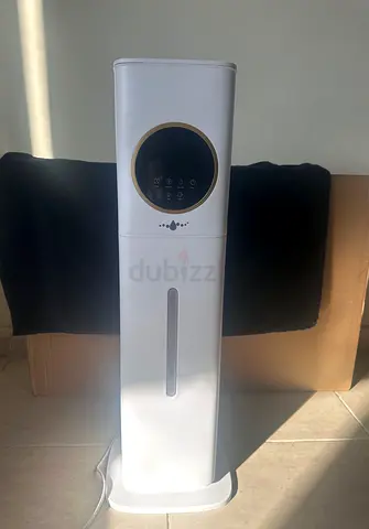 Air humidifier in excellent condition.Works perfectly  has been used only few times. Brand Feekaa