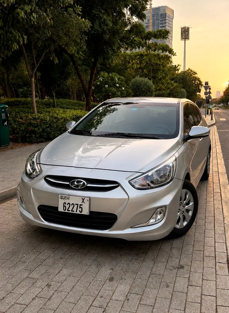 Hyundai Accent 2016 — photo 1 of 15