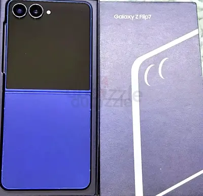 Samsung Galaxy Z Flip7 Blue Smartphone 256gb same new,