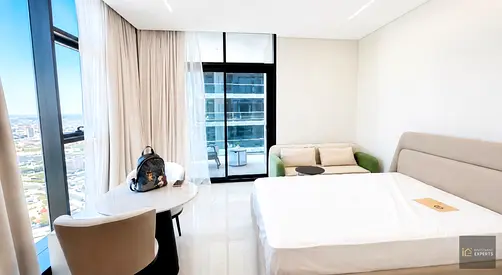 CORNER UNIT| HIGHER FLOOR| POOL FACING