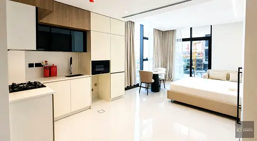 CORNER UNIT| HIGHER FLOOR| POOL FACING