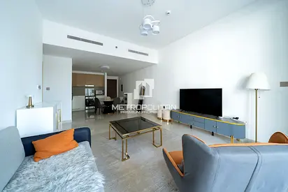 Fully Furnished | Vacant | Low Floor | Spacious
