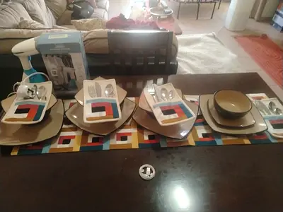 12 pc dining set with dinnerware, holders and table runner - excellent condition