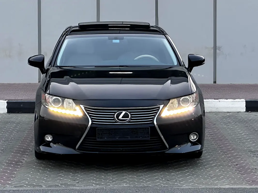 Lexus ES-Series 2014 — photo 1 of 11