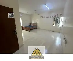 Studio in Al Nakheel 1 with a huge layout and separate kitchen. Excellent split AC, free maintenance