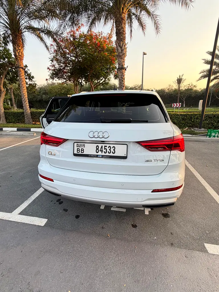 Audi Q3 2022 — photo 1 of 8