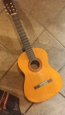 Classical Guitar for Sale Good condition, fully functional. Suitable for beginners and students. Loc
