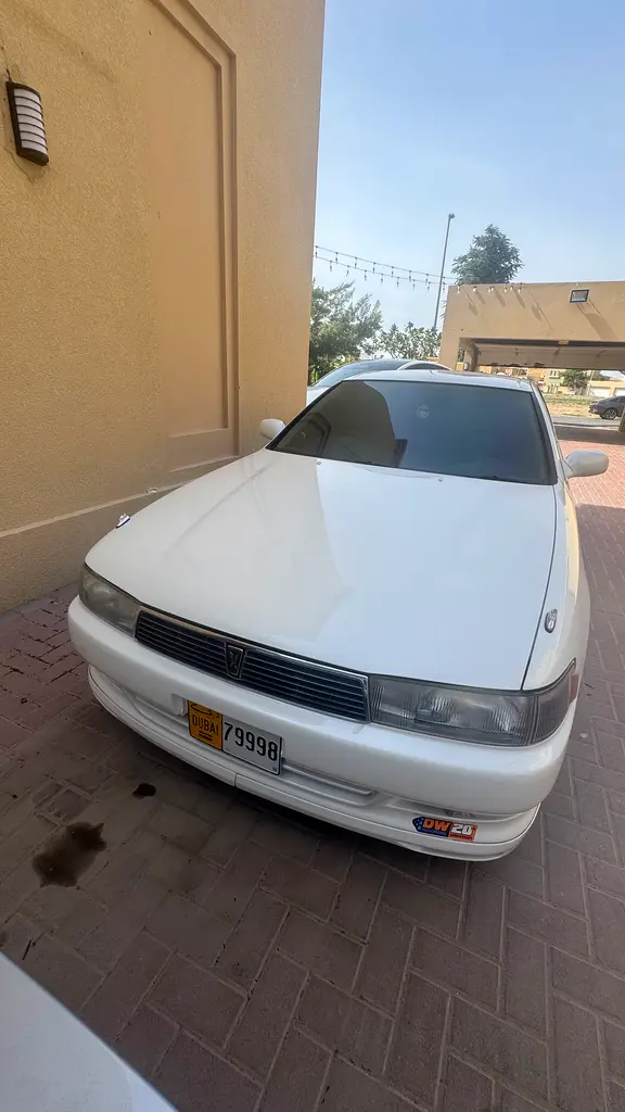 Toyota Cressida 1994 — photo 1 of 8