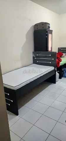 FULLY FURNISHED LADIES BEDSPACE Available in KARAMA Near Metro and BUS Stand