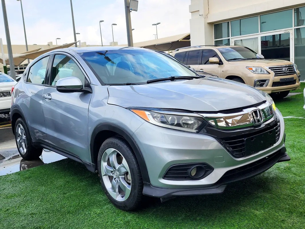 Honda HR-V 2022 — photo 1 of 10