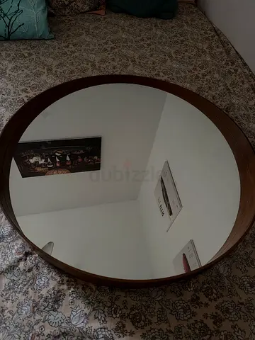 Wall mirror