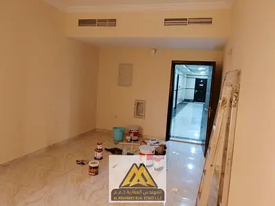 شقة غرفتين وصالة ماستر بالكامل مع بلكونة للإيجار السنوي في الراشدية 3 عجمان أمام جراند مول