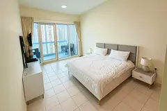 Spacious Master Room | En-Suite Bath | Balcony | Direct DMCC Metro | Available 1st July