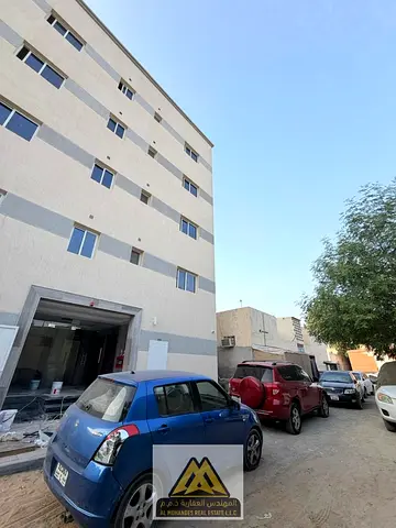 فرصة استثمارية مميزة في منطقة الراشدية 3، بناية جديدة بالكامل (أرضي + 4 طوابق) بعائد استثماري قوي وموقع حيوي قريب من جميع الخدمات.