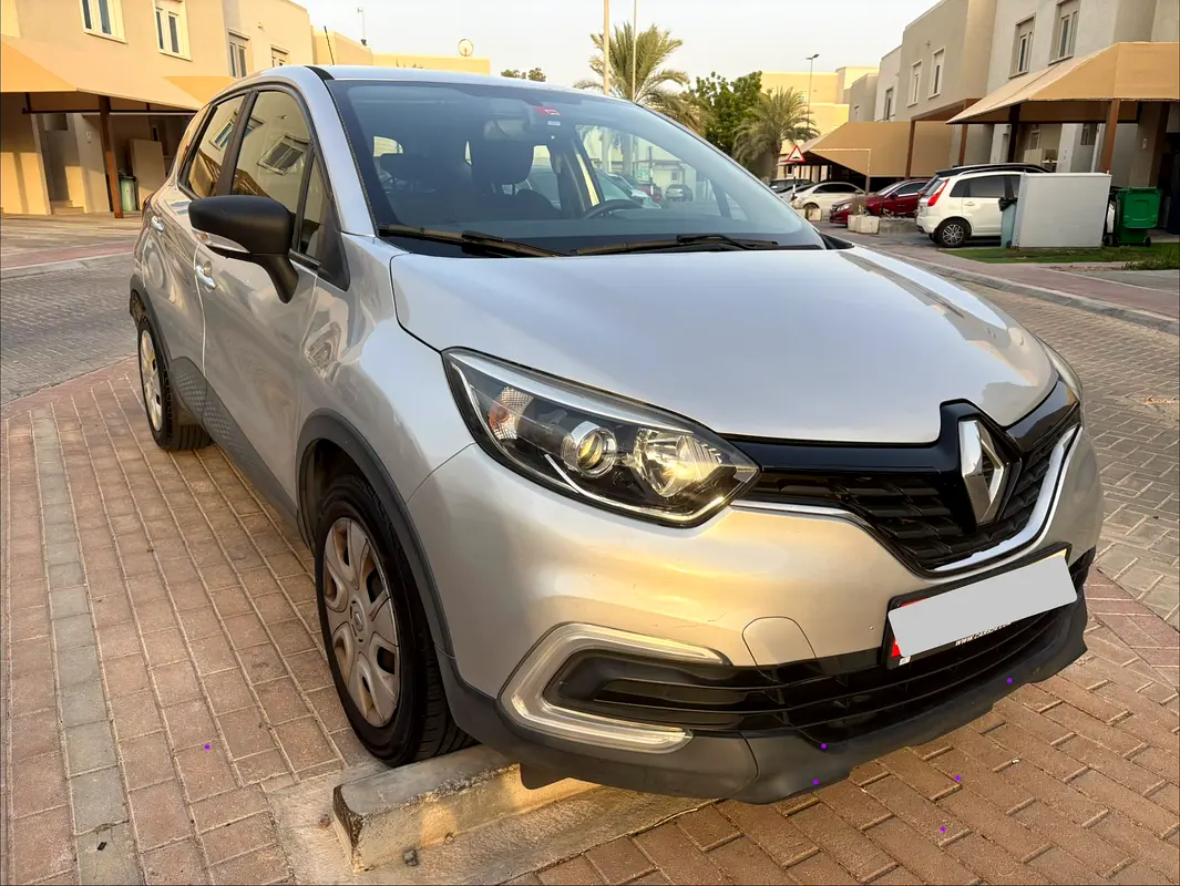 Renault Captur 2019 — photo 1 of 10