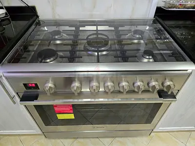 Bosch series 8 full gas cooker Range size 90cm Exellent Condition