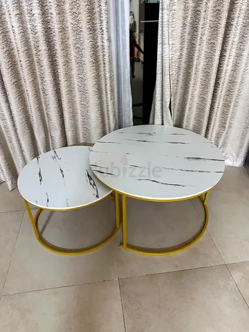 Set of 2 Round Nesting Side Tables with White Marble-Effect Tops and Gold Frames