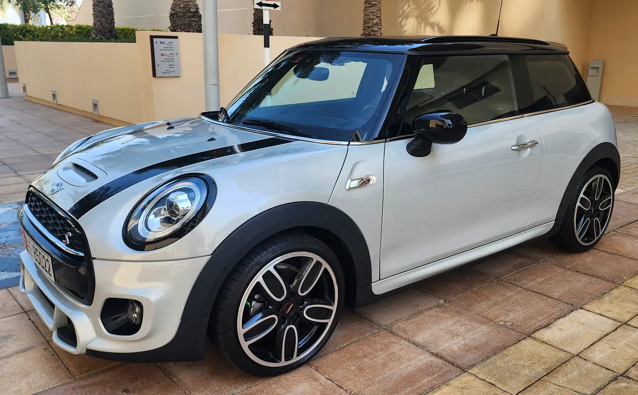 MINI Cooper 2020 — photo 1 of 11