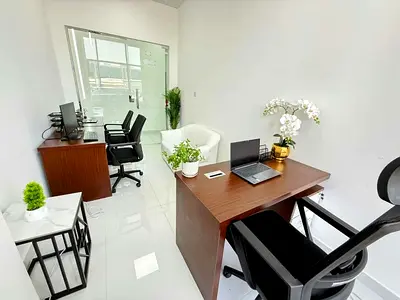 Modern Office | Bank Account Assistance | Free Amenities
