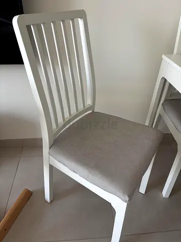 IKEA Extendable Dining Table with 6 Chairs - White