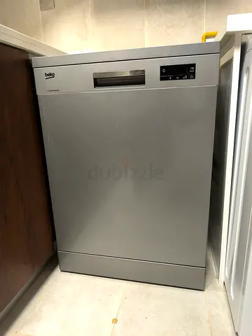 Beko freestanding stainless steel dishwasher - good condition