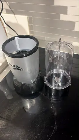 Magic Bullet compact blender with cups - good working condition
