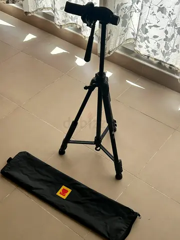 KODAK T210 Aluminum Tripod With 3-Way Pan/Tilt Head for Camera (Black) with carry bag.
