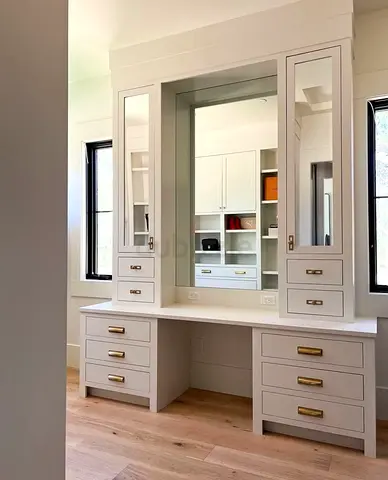 Built-in White Dressing Table / Vanity with Mirror and Drawers