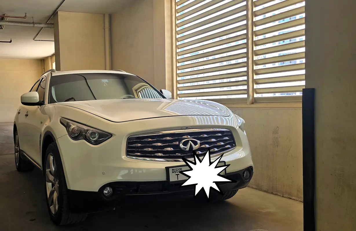 Infiniti FX50 2011 — photo 1 of 4