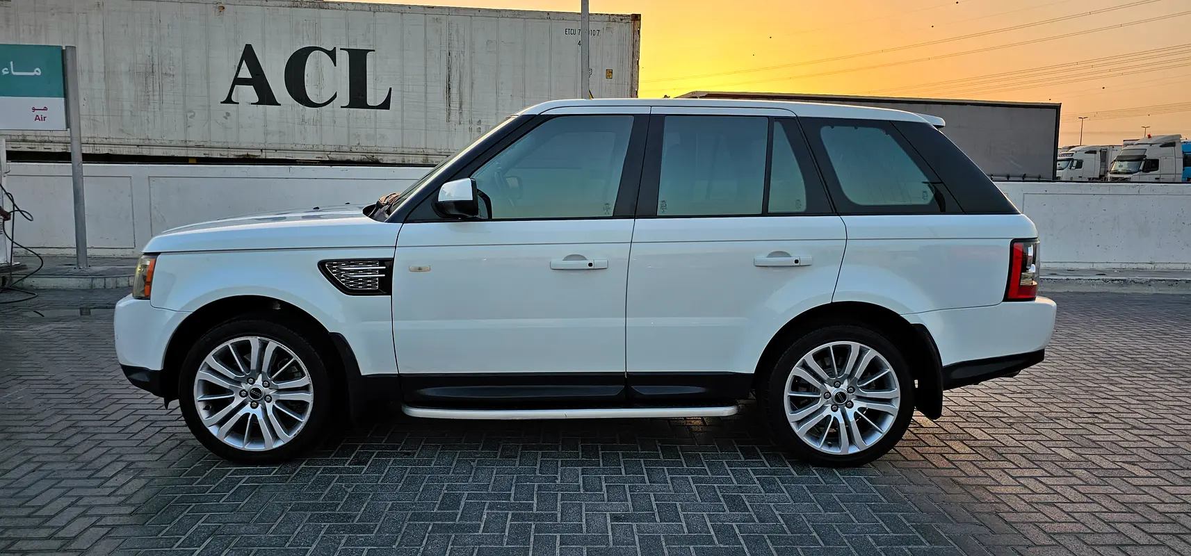 Land Rover Range Rover Sport 2013 — photo 1 of 7