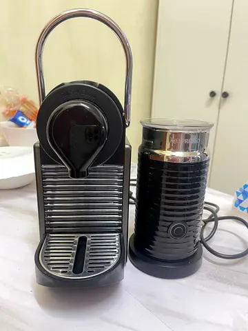 Nespresso Capsule Coffee Machine with Milk Frother - Good Condition