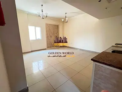 استوديو واسع بمساحة كبيرة | خزائن حائط، شقة نظيفة، 33 ألف فقط