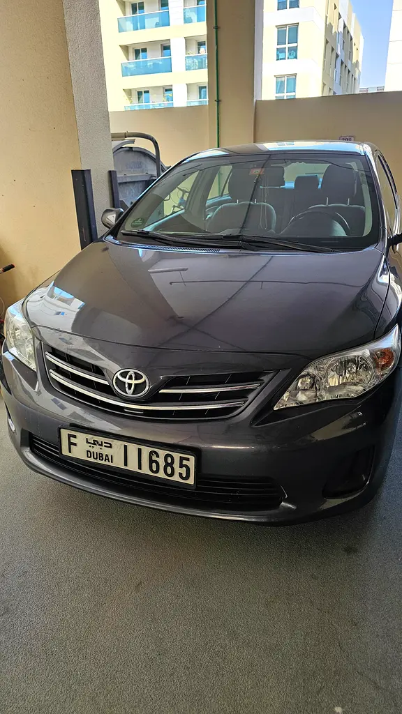 Toyota Corolla 2013 — photo 1 of 6