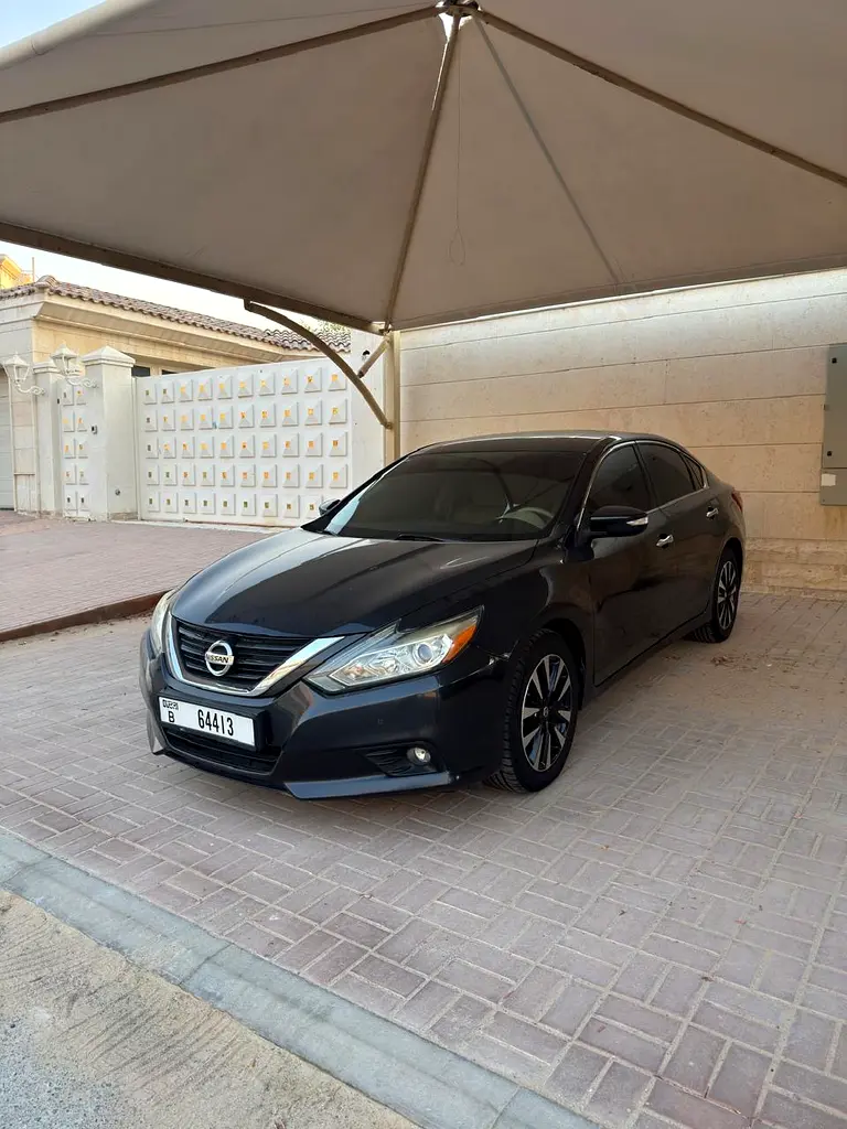 Nissan Altima 2018 — photo 1 of 12