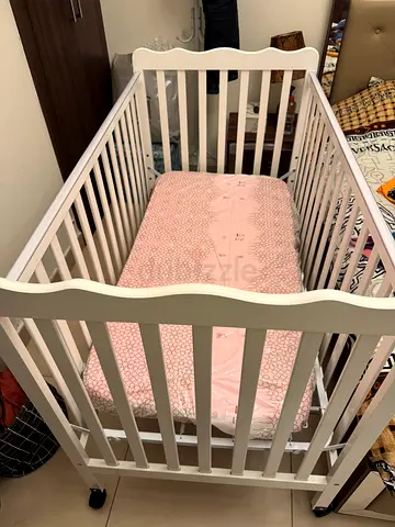 White Wooden Baby Crib with Mattress - Good Condition