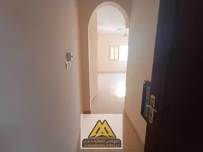 فرصة مميزة للإيجار السنوي في منطقة المويهات 2 بعجمان، شقة غرفة وصالة بمساحة كبيرة وتصميم عملي يوفر الراحة والخصوصية، تقع في موقع هادئ وحيوي قريب من جم