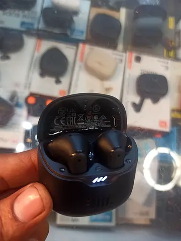 JBL Wireless True Wireless Stereo Earbuds with Charging Case (Used)