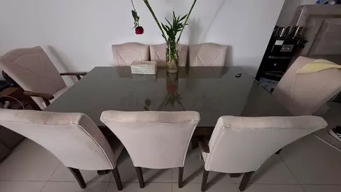 طاولة