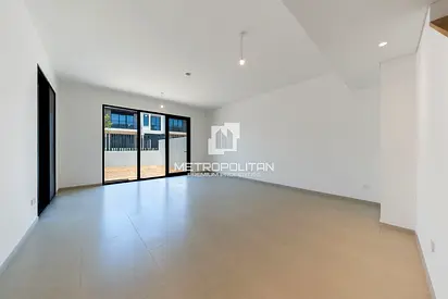 Close to Pool and Park | Single Row | Corner Unit