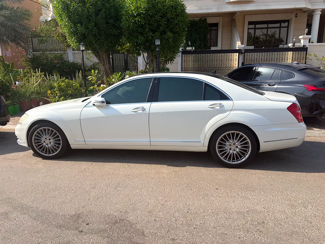 Mercedes-Benz S-Class 2012 — photo 1 of 9