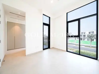 Single Row I Near Park I Ready to Move In