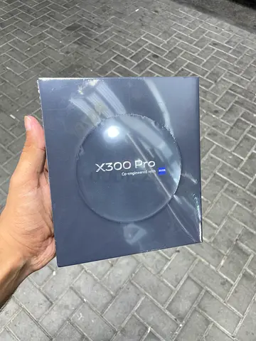 Vivo x300 pro 16/512GB Black color