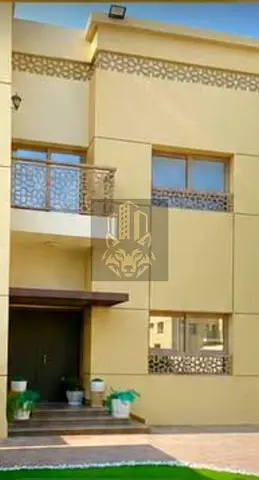 للبيع فيلا كومباوند غاردن سيتي بالشارقة فيلا ممتازة جديدة تشطيب سوبر ديلوكس الكومباوند يشمل جميع الخدمات  مواصفات الفيلا: 5غرف نوم ماستر 7حمامات غرفة